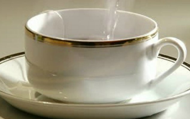 İsti su içməyin heyranedici 10 FAYDASI