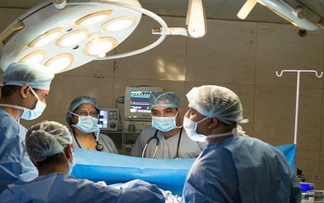 Ölü hindli vaxtında oyandı