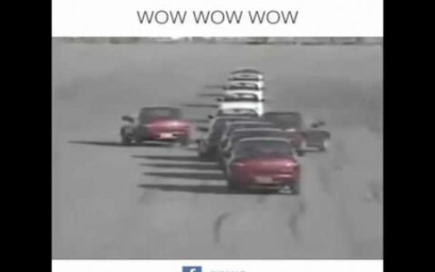 Avtomobillərlə belə şou görmədiniz   – Maşınları oynatdılar - VİDEO