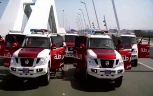 Ərəb polislərin bahalı maşınlarla «avtoş ovu»   - VİDEO