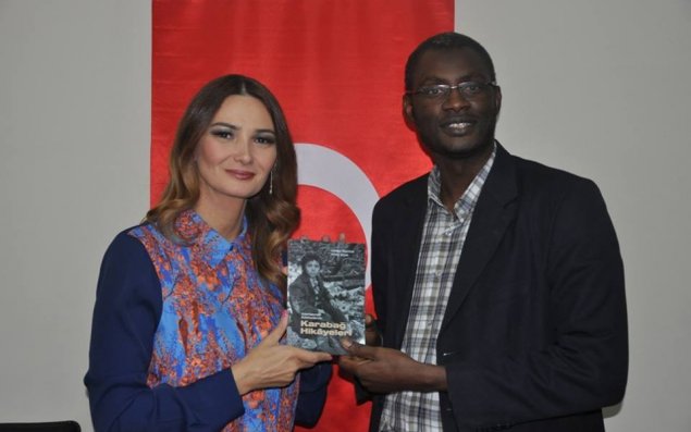 Qənirə Paşayeva xarici tələbələrə Qarabağdan danışdı