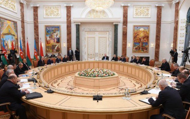 Prezidentlərin geniş tərkibdə görüşü