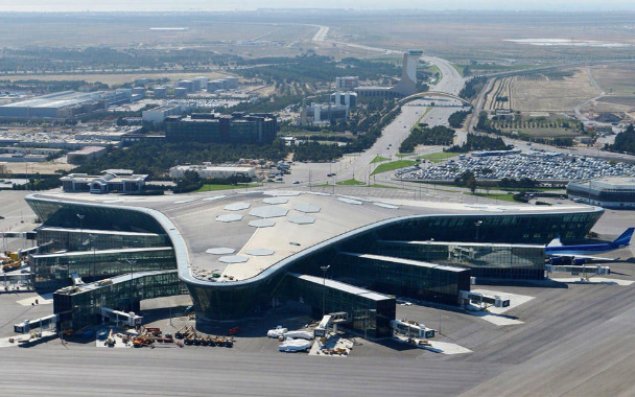 Güclü qar Bakı aeroportunun işinə təsir etməyib