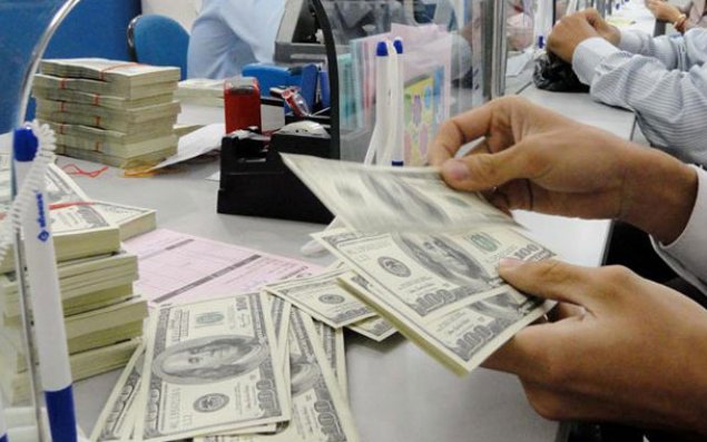 Dollar qıtlığı bu vəziyyətə yol açıb   — VİDEO