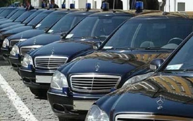 Məmurlar BMW və “Mercedes”dən imtina edirlər