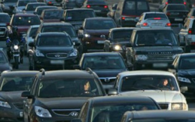 Bakının bəzi yollarında tıxac yaranıb