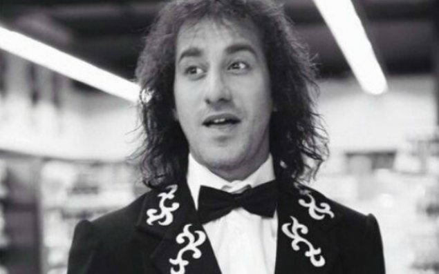 Teatr böyrəyini satmaq istəyən aktyoru cəzalandırdı:   “Ucuz sensasiyadır”