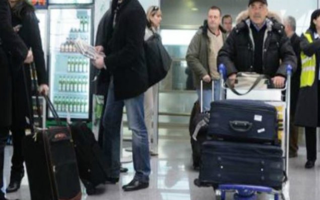 Azərbaycandan mindən çox əcnəbi çıxarılıb