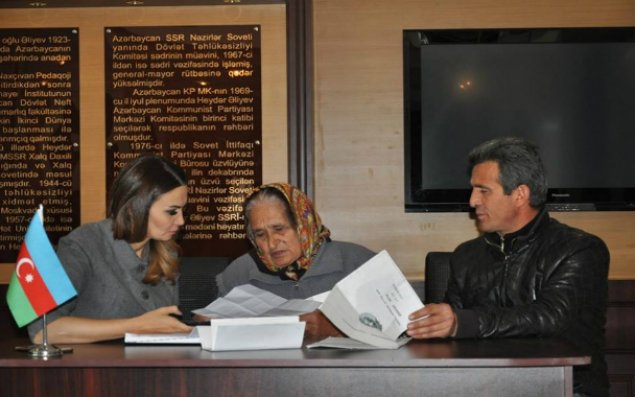 Qənirə Paşayeva Tovuzda sakinlərin problemləri ilə maraqlanıb