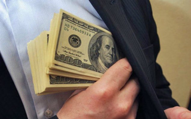 170 min rüşvət alan məmurun kimliyi bilindi