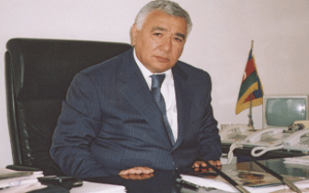 “Azərsığorta”da villa triosu kimdir?