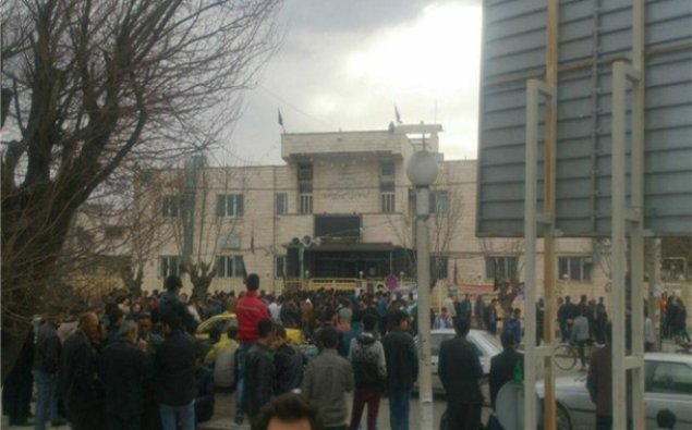 İranda seçkilər azərbaycanlı-kürd qarşıdurmasına səbəb olub