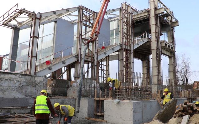 Bakının girişində tıxacı azaltmaq üçün yol genişləndirilir   - Video