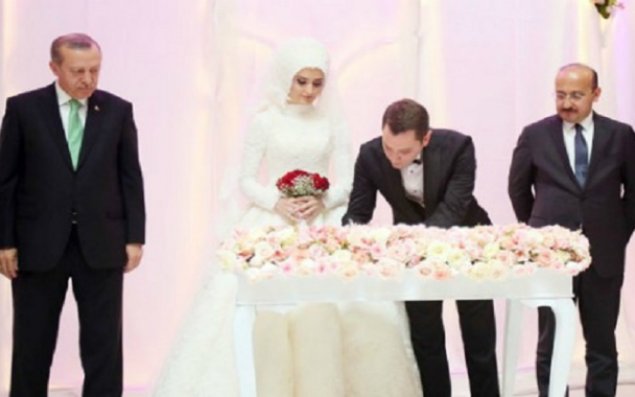 Ərdoğan onu toyuna çağıran gəncə vəzifə verdi