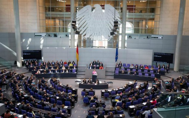 Bundestaq `erməni soyqırımı`na görə məhkəməyə verildi