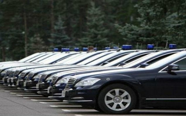 Ermənistanda hökumətin 383 avtomobili satışa çıxarıldı