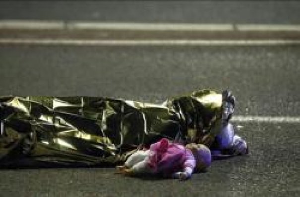 Fransada növbəti terror: 80 ölü, 120 yaralı  - VİDEO - FOTO