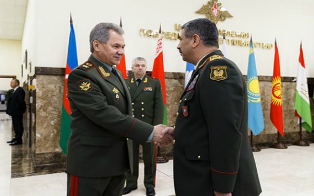 Azərbaycan və Rusiya Müdafiə nazirlikləri arasında əməkdaşlıq planı imzalandı