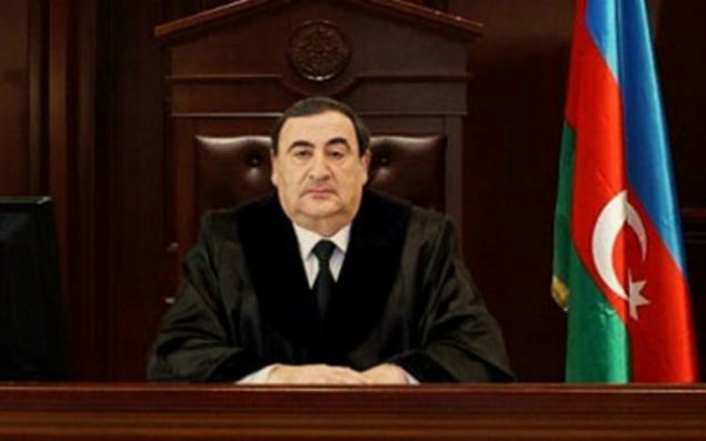 Məşhur hakimin beyninə qan sızdı