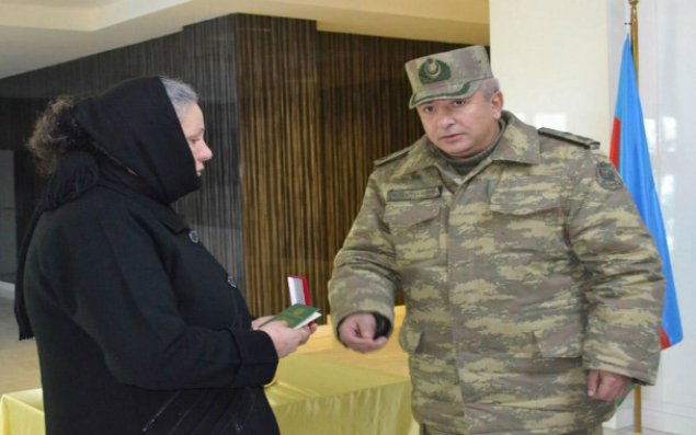 Şəhidimizin medalı valideynlərinə təqdim olundu - FOTO