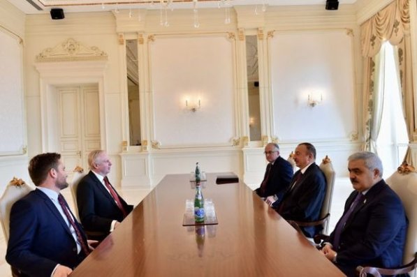 İlham Əliyev BP-nin prezidenti ilə görüşüb