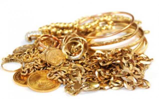 Gömrükdə əməliyyat: qızıl-zinət əşyalarının ölkədən çıxarılmasının qarşısı alındı