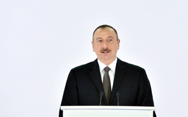 İlham Əliyev Bakıda yeni salınmış parkın açılışında iştirak edib