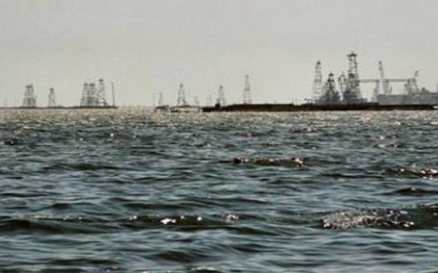 İtkin düşmüş neftçilərin axtarışı davam etdirilir - FOTO