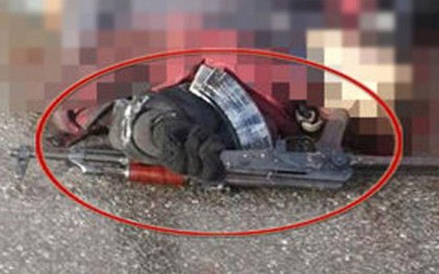 Ölən terrorçuların avtomatında diqqət çəkən detal - FOTO