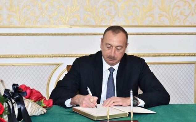 İlham Əliyev İran səfirliyində - FOTO