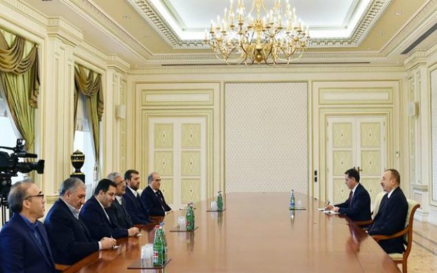 Prezident İranın Qərbi Azərbaycan vilayətinin valisi ilə görüşdü