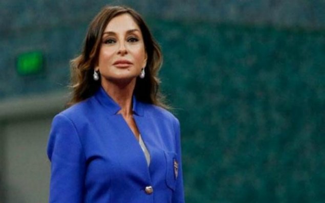 Mehriban Əliyeva: “Bişirib-düşürməyi xoşlayıram” - FOTO