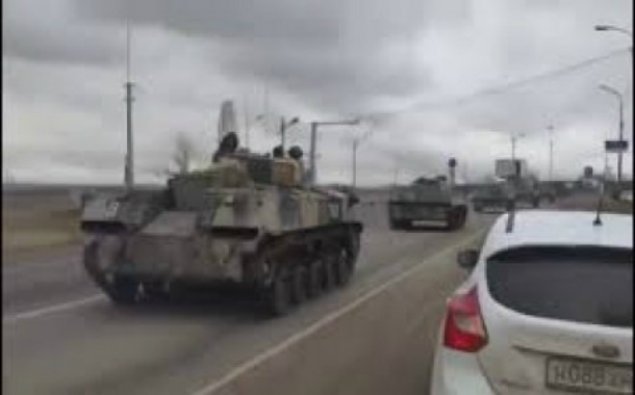Azərbaycanlı sürücüləri şil-küt etdilər – Rusiya tank yeritdi (- Video)