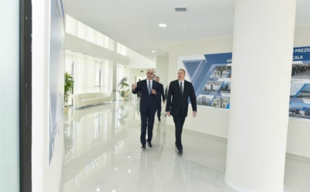 Prezident Yevlaxda Aran Regional İnkişaf Mərkəzi ilə tanış olub - FOTO (YENİLƏNİB)