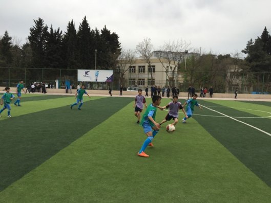 Nəsimi rayonunda  futbol üzrə «Coca-Cola Məktəbli kuboku»nun yarışlarına start verildi