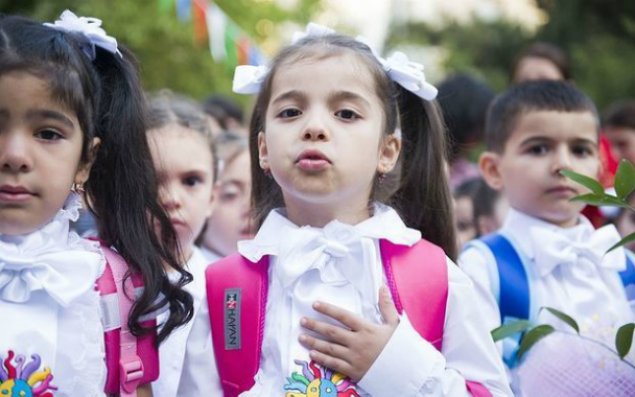 Birinci sinfə qəbul üzrə 43 mindən çox uşaq elektron qeydiyyatdan keçib