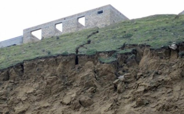 Cənub bölgəsi TƏHLÜKƏDƏ: çökmə sahələri aktivləşdi