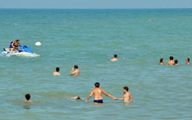 Çimərliklərdə dəniz suyunun yoxlanılmasına başlanılıb