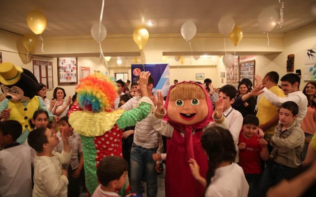 Veysəloğlu Şirkətlər Qrupu sağlamlıq imkanları məhdud uşaqları ziyarət edib