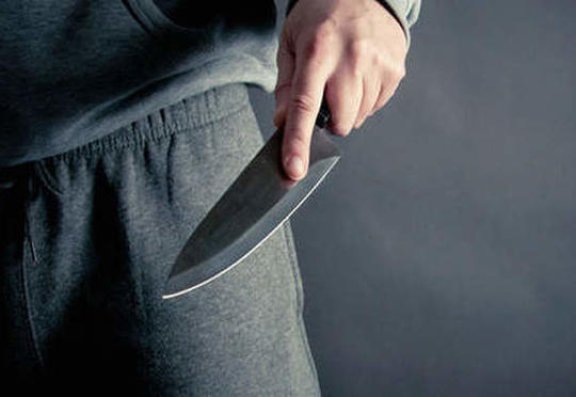 11-ci sinif şagirdləri arasında bıçaqlanma