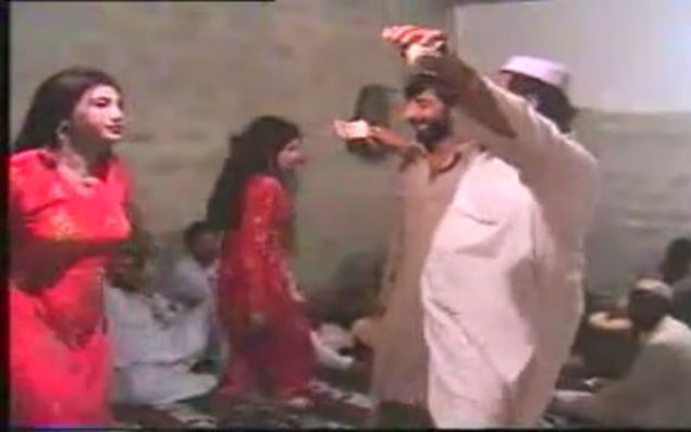 Seks tacirləri azərbaycanlı qızları Dubaya daşıyırlar - RƏZALƏT