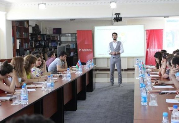Bakcell jurnalistlər üçün seminar təşkil etdi - Fotolar