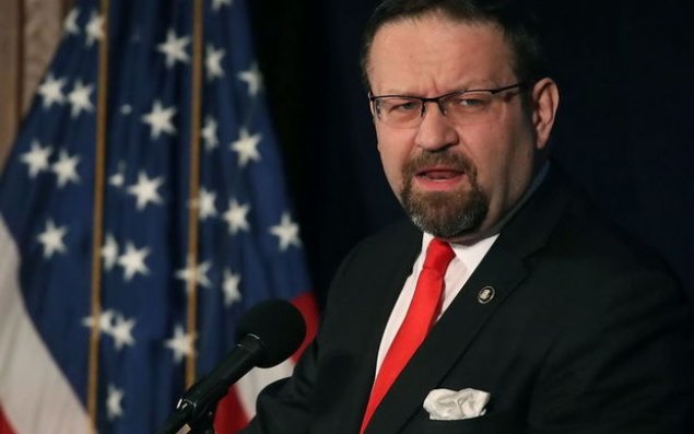 Tramp daha bir müşavirini itirdi