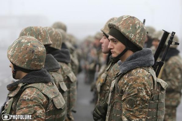 Ermənistanda zabitlər də xidmətdən boyun qaçırırlar
