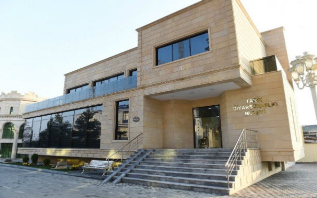 İlham Əliyev Tərtər Tarix-Diyarşünaslıq Muzeyinin açılışında iştirak edib