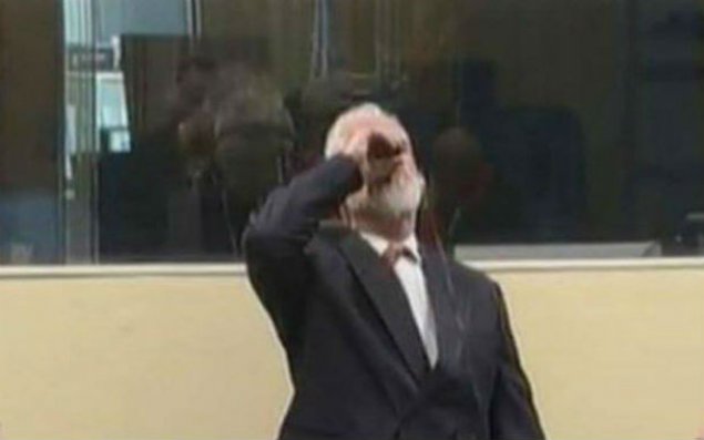 General məhkəmədə zəhər içərək intihara cəhd etdi