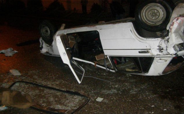 Avtomobil aşdı - Sürücünün boynu qırıldı