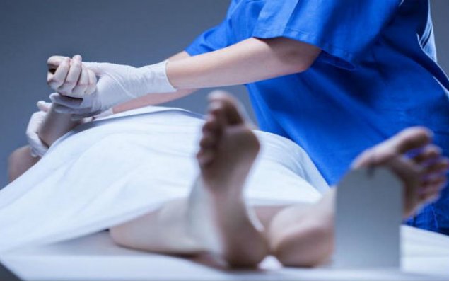 12 nəfərin məzarı açılır - tibb bacısı yaşlıları qəsdən öldürüb