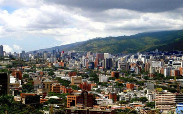 Venesuelada minimal əmək haqqı 6 dollara qədər artırılıb