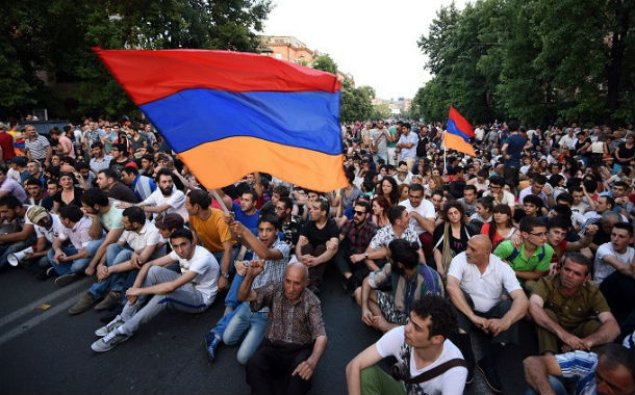 Yerevanda fasiləsiz aksiya keçiriləcək – Serj Sarqsyana qarşı